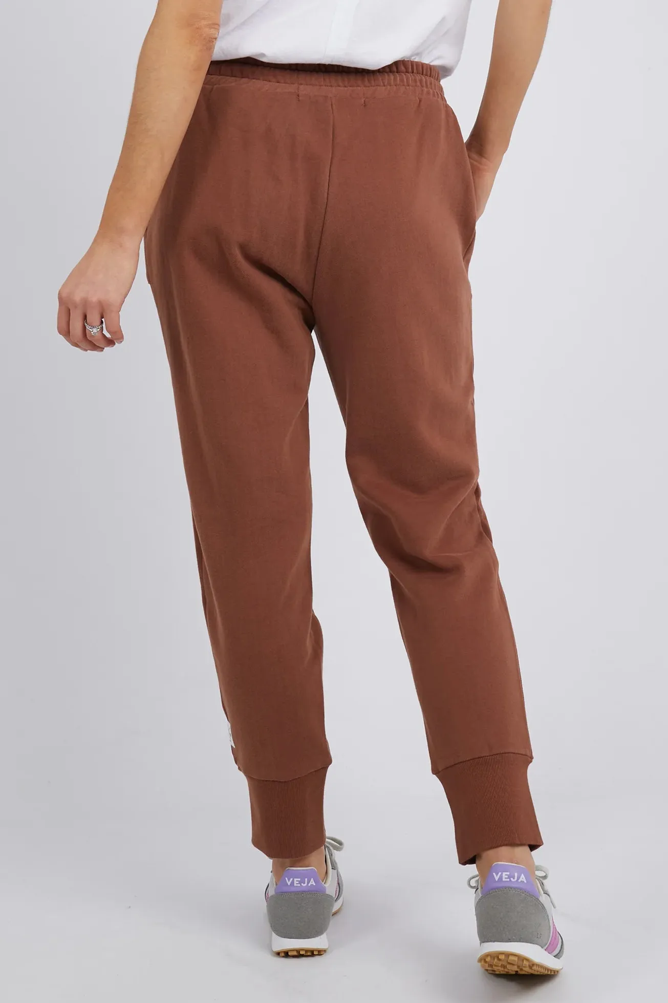 Cosy Trackpant in Chocolate