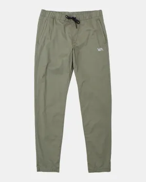 Spectrum Track Pant Iii - Agave Green