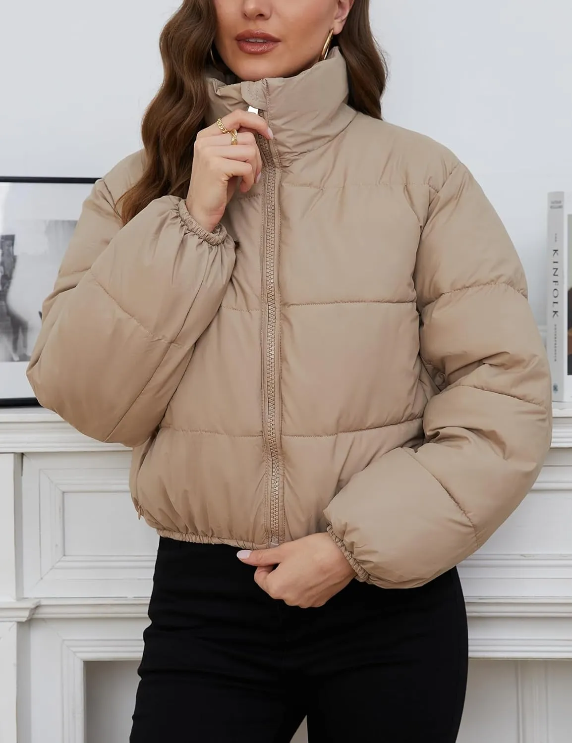 Wyeysyt Women's Cropped Puffer Jacket Winter Quilted Stand Collar Lightweight Outerwear Coats with Pockets